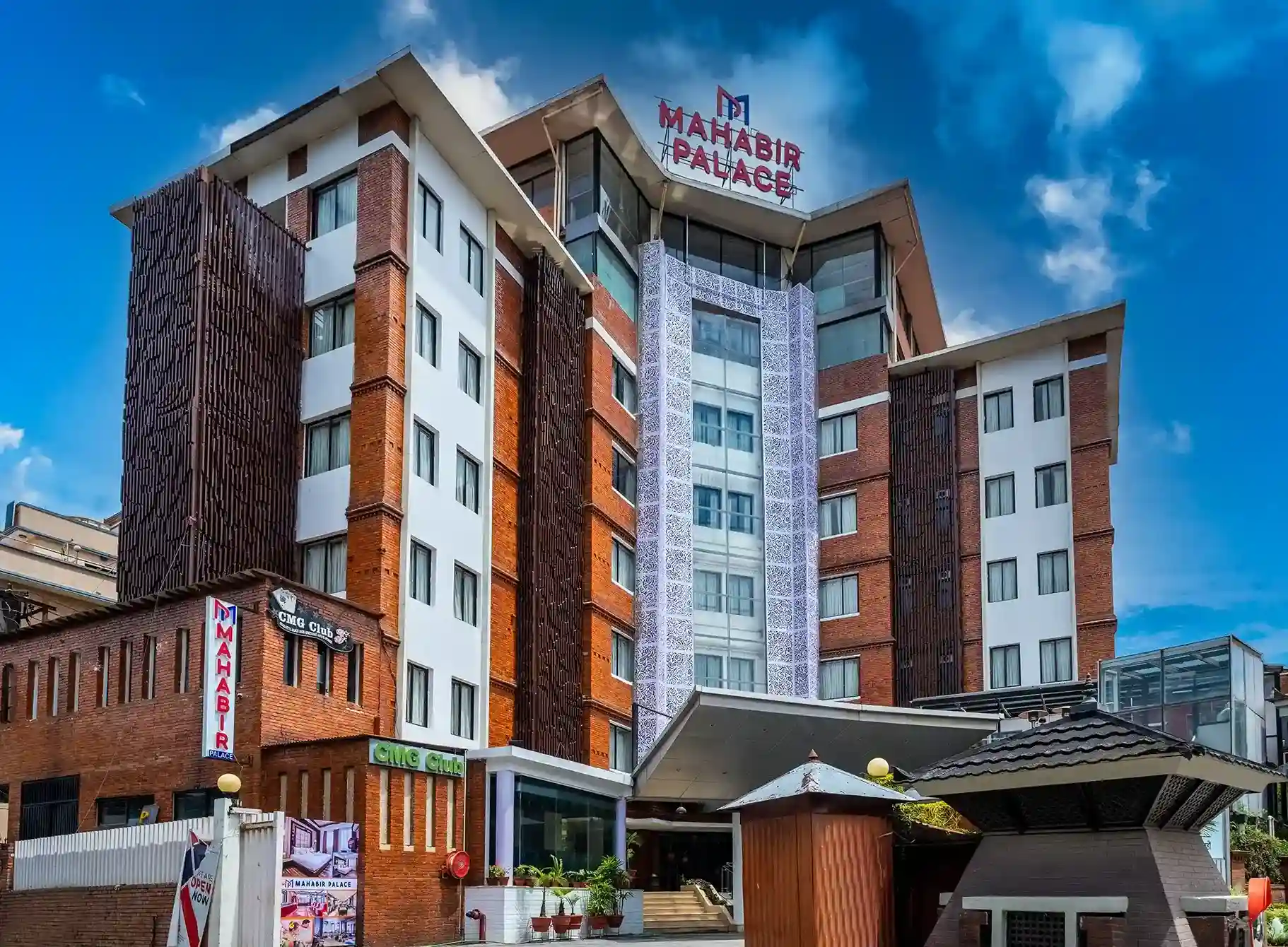 Mahabir Palace: The New Place Of Tourist Attraction